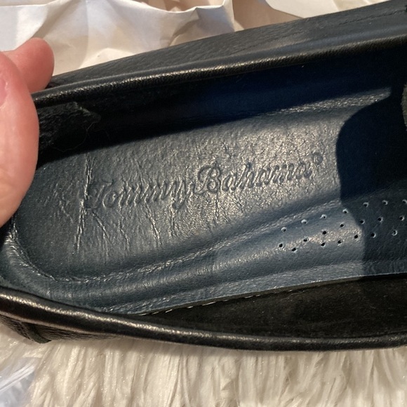 Tommy Bahama Nassau Venetian Black Leather Loafer - Picture 8 of 9